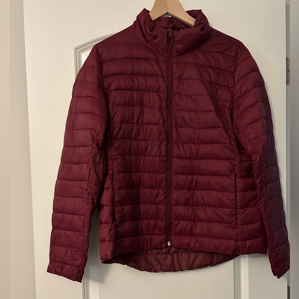 Burgundy Old Navy Puffer Jacket- in Excellent Used Condition!